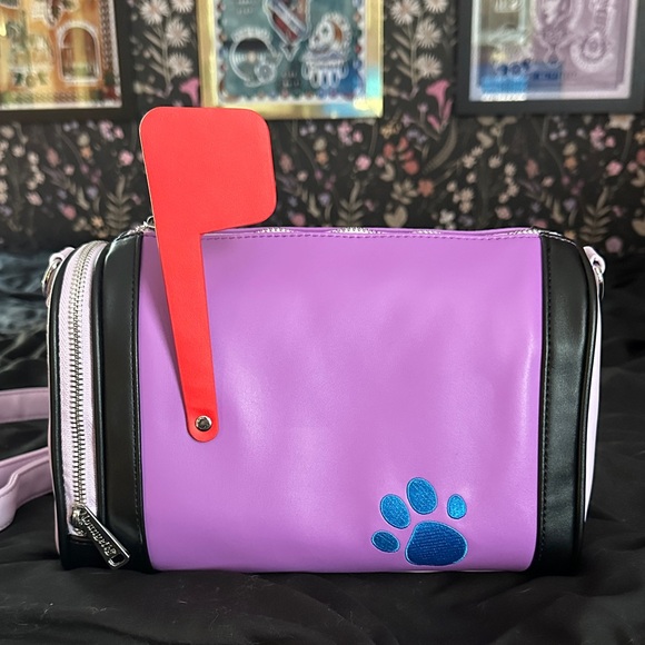 NWOT Loungefly Blues Clues Mailbox Figural Crossbody Bag with Coin Purse - Picture 5 of 11